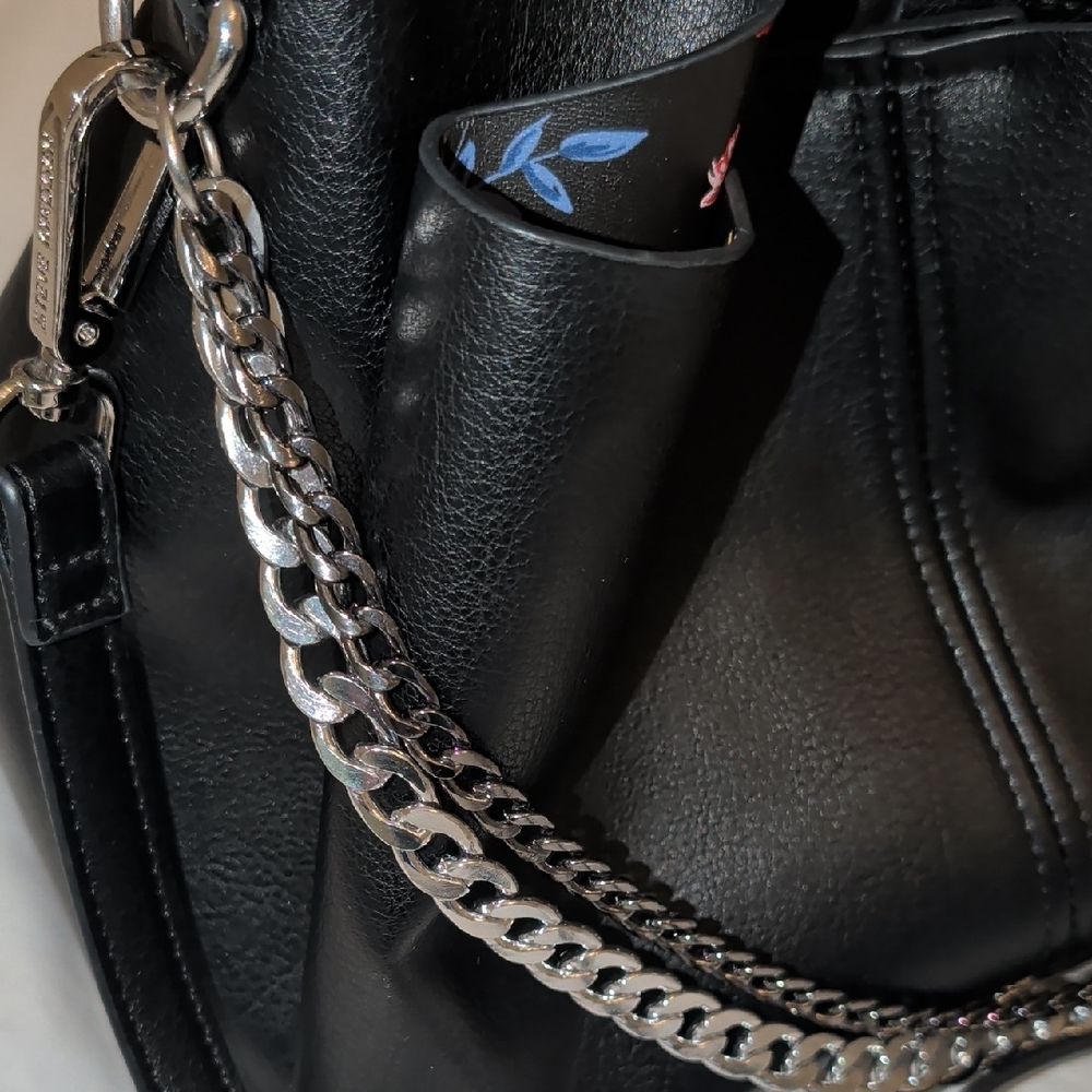 Steve Madden Black Shoulder Bag with Silver Chain - Picture 3 of 11